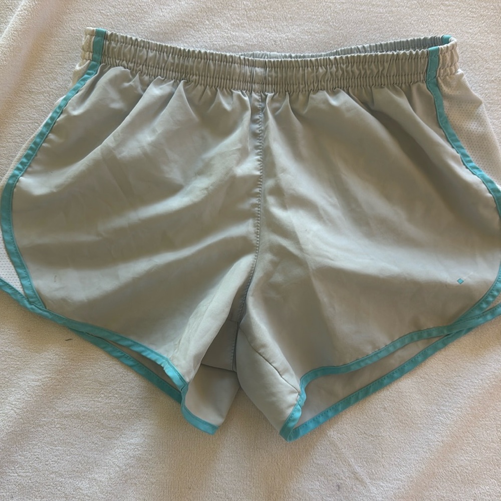 Girls Nike DRI-FIT shorts szM